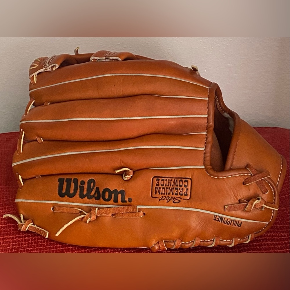 PAIR OF SPALDING-WILSON LEATHER SOFTBALL GLOVES - Picture 7 of 16